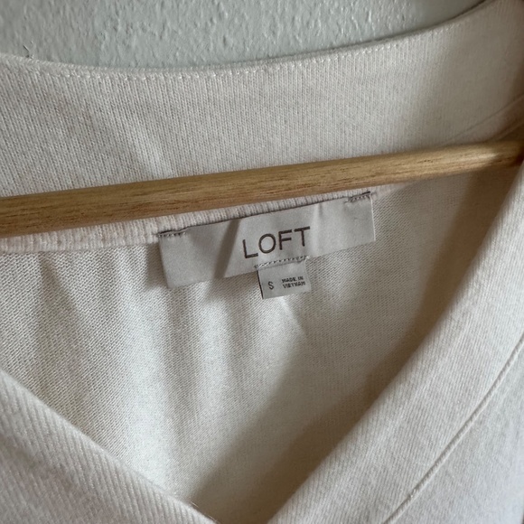 LOFT V-Neck Knit Top with Ruched Sleeves - Cream / Bone size S - Picture 6 of 7